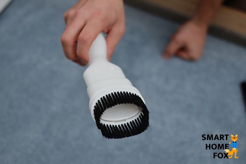 Die Staubbürste mit Borsten